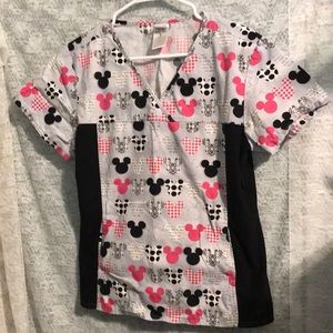 Disney Scrub Top Sz M